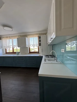 Apartament Deosebit 3 Dormitoare  2 Bai 2 Locuri de Parcare Centrala Proprie Zona Giroc 