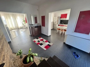 0% comision: Proprietate completă, 2 locuințe și terasă mare de 72 mp - imagine 11