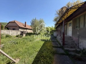 Casă individuală renovabilă | 2 camere | 975 mp teren | La 13 km de Alba Iulia