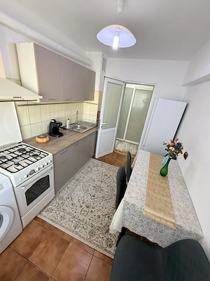 Închiriez apartament Bulevardul 1 Mai , lângă Facultatea de Medicină  - imagine 2