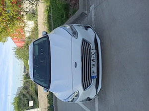 Ford focus berlina 15 ..194.000  distronik .scaune volan .parbriz încălzit ...navigație 