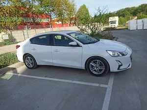 Ford focus berlina 15 ..194.000  distronik .scaune volan .parbriz încălzit ...navigație  - imagine 4