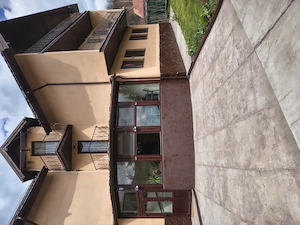 Pensiune de vânzare în Cheia Prahova , 12 camere , 1000 mp teren , complet utilata  - imagine 2