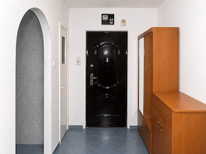 Apartament 3 camere decomandat 5 minute de metrou Valea Ialomitei - imagine 2