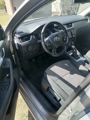 Vând skoda octavia 3 1.6 tdi  - imagine 6