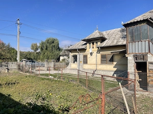 Casa, curte spatioasa si teren de vanzare - sat Motaieni, Dambovita - imagine 2