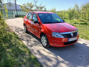 Vând Dacia Logan 