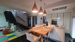 Vila 4 camere, 140mp utili, teren 500mp, Pantelimon, 285.000euro - imagine 2