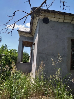 Vând Casa în Diosti, jud Olt cu teren 2500m2 - imagine 3