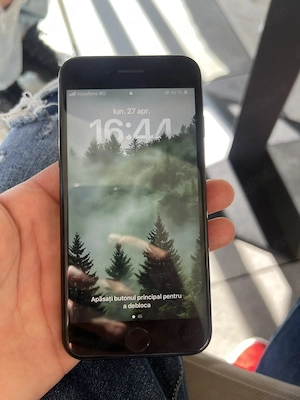iPhone SE Generația 2
