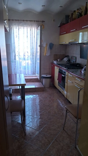 vand apartament cu terasa  - imagine 2