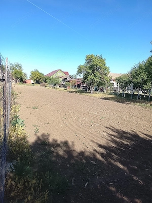 Teren de vanzare in 2 rate,  zona ultracentrală ,la soseaua pricipală