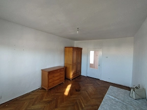 Vand apartament 1 camera,31 mp,etaj 3,Zona Rzaboieni-Oradea. - imagine 3