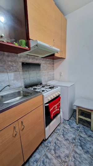 Garsoniera de inchiriat in Calea Buziasului foarte aproape de sensul giratoriu.