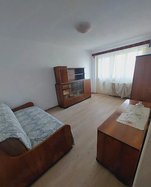 Închiriez apartament