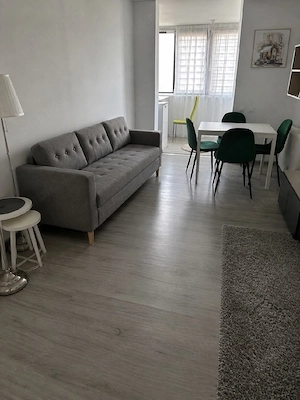 Proprietar închiriez apartament 3 camere 