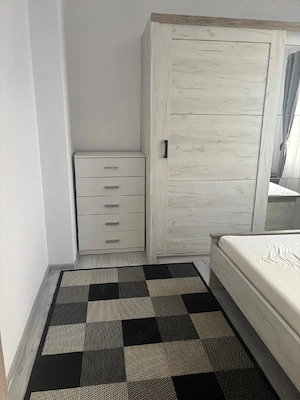 Proprietar închiriez apartament 3 camere  - imagine 7