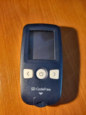 Glucometru SD CodeFree + Teste și Ace cadou - imagine 4
