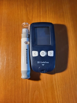Glucometru SD CodeFree + Teste și Ace cadou - imagine 3