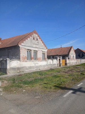 Casa de vânzare !!