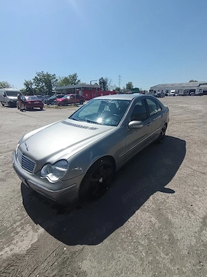 Vând Mercedes c220  - imagine 3