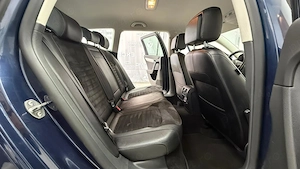 ** Volkswagen Passat ** - imagine 12