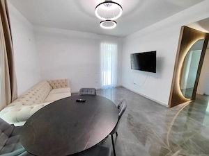 Inchiriez apartament ultramodern cu 3 camere decomandat + terasă si grădină - imagine 2