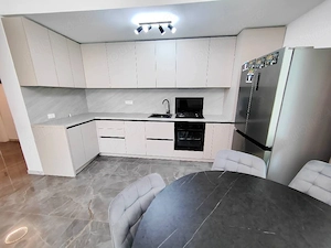 Inchiriez apartament ultramodern cu 3 camere decomandat + terasă si grădină - imagine 3