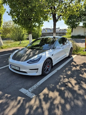 tesla model 3sr+