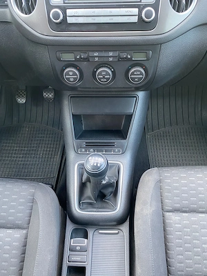 Vând VW Tiguan 2.0 TDI, 1968 cm , 140 CP, an 2008, cutie manuală 6 trepte, 4x4 integral (4Motion). - imagine 5
