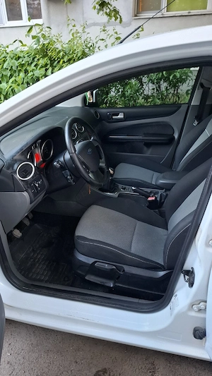 Ford Focus 2 Facelift Benzina 1.6 - imagine 9