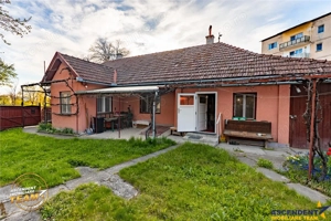 Casa in inima statiunii Covasna, cu gradina, vie si pomi fructiferi - imagine 12