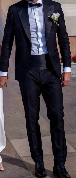 costum de nunta 