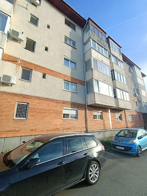 Proprietar,Vând in Zona Sagului-Steaua,are 40 mp,Cu Centrala Proprie,Bloc 1991,Cu Loc Parcare,Neg