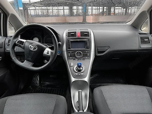 Vand Toyota Auris Hybrid