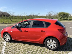 Opel Astra J Hatchback 1.7 CDTI 2010 - imagine 2