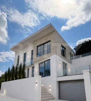 Casa individuala cu 4 camere, garaj, 180 mp, panorama deosebita, zona Vivo