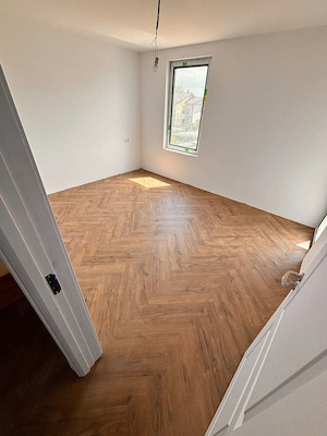 Casă 108 mp utili 3 cam, 2 băi 2 dresinguri ,1 balcon curte proprie 35 mp, 2 locuri de parcare - imagine 10