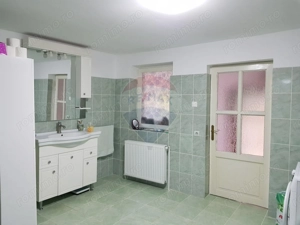 Casă / Vilă cu 6 camere de vânzare - imagine 15