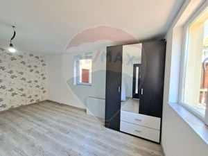 Casă / Vilă cu 6 camere de vânzare - imagine 11