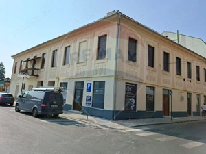 Spațiu comercial 75 mp  Piata Catedralei. Vitrină si acces din stradă