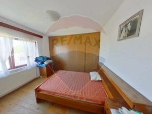 Casă / Vilă cu 4 camere de vânzare, teren generos! - imagine 7
