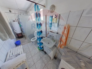 Casă / Vilă cu 4 camere de vânzare, teren generos! - imagine 6