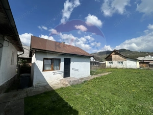 Teren 590 mp + casă tradițională - Vișeu de Jos