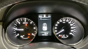 Nissan Qashqai Tekna 1.6Dci 130Cp -2015 . Preț 9.950  | Rate sau Cash | Fără avans - imagine 9
