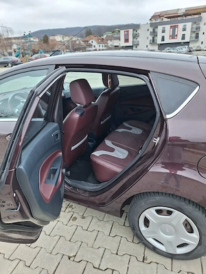 Ford Fiesta Titanium 2009, piele,climatronic,incalzire scaune,2 seturi roti !!  - imagine 9
