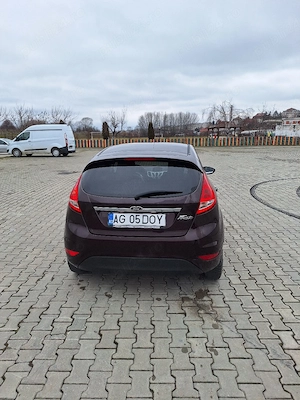 Ford Fiesta Titanium 2009, piele,climatronic,incalzire scaune,2 seturi roti !!  - imagine 8