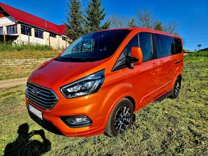 Inchiriez microbuz Ford Tourneo 2022 automat, 8 locuri