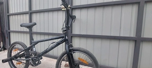 Bicicletă BMX Bulls Mad Boy   Sistem Rotor 360  + 4 Peg-uri
