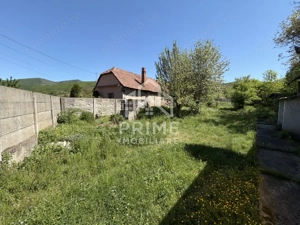 Casă individuală renovabilă | 2 camere | 975 mp teren | La 13 km de Alba Iulia - imagine 2